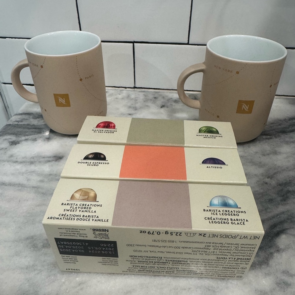 Set of Nespresso mugs & 6 vertuo pods - New, never used